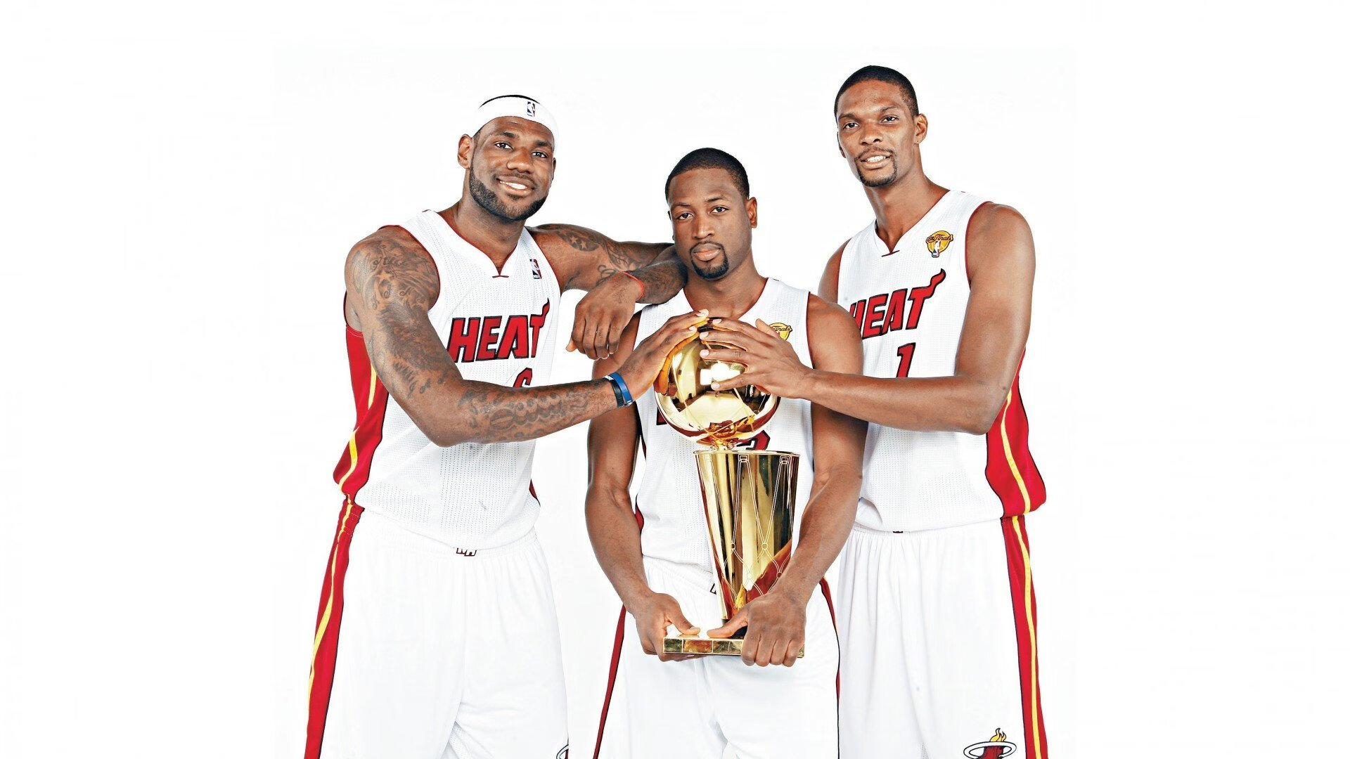 布克末节狂飙难救主，森林狼压哨绝杀掀翻新疆不败金身