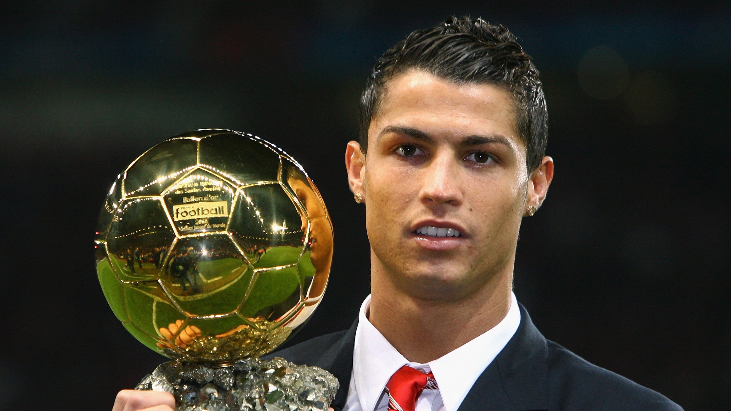 红土之王绿茵惊艳，纳达尔澳网轻取法网，重定义网球传奇